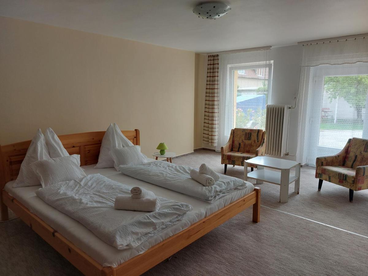 Barbara Apartmanhaz Keszthely Buitenkant foto