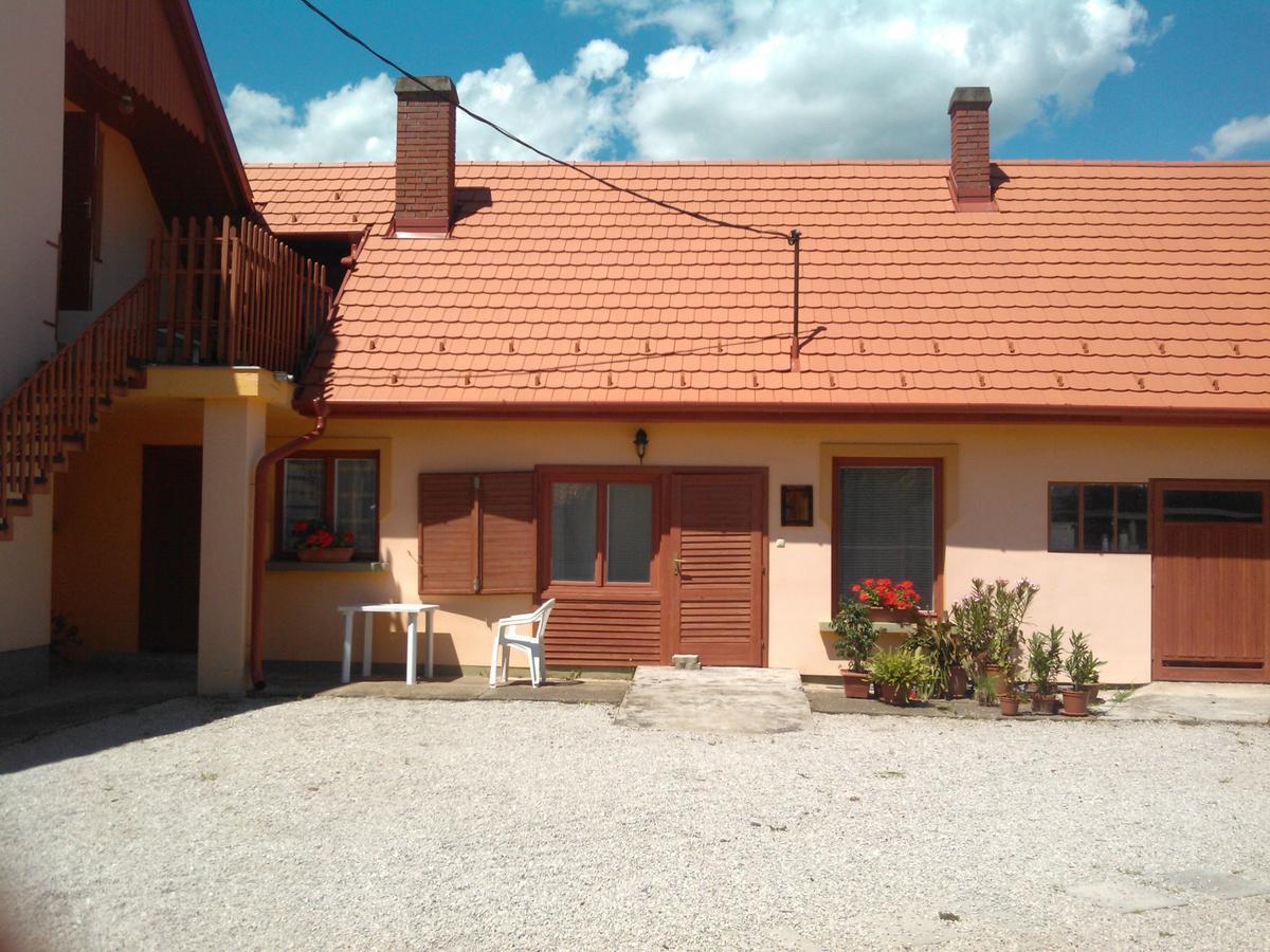 Barbara Apartmanhaz Keszthely Buitenkant foto